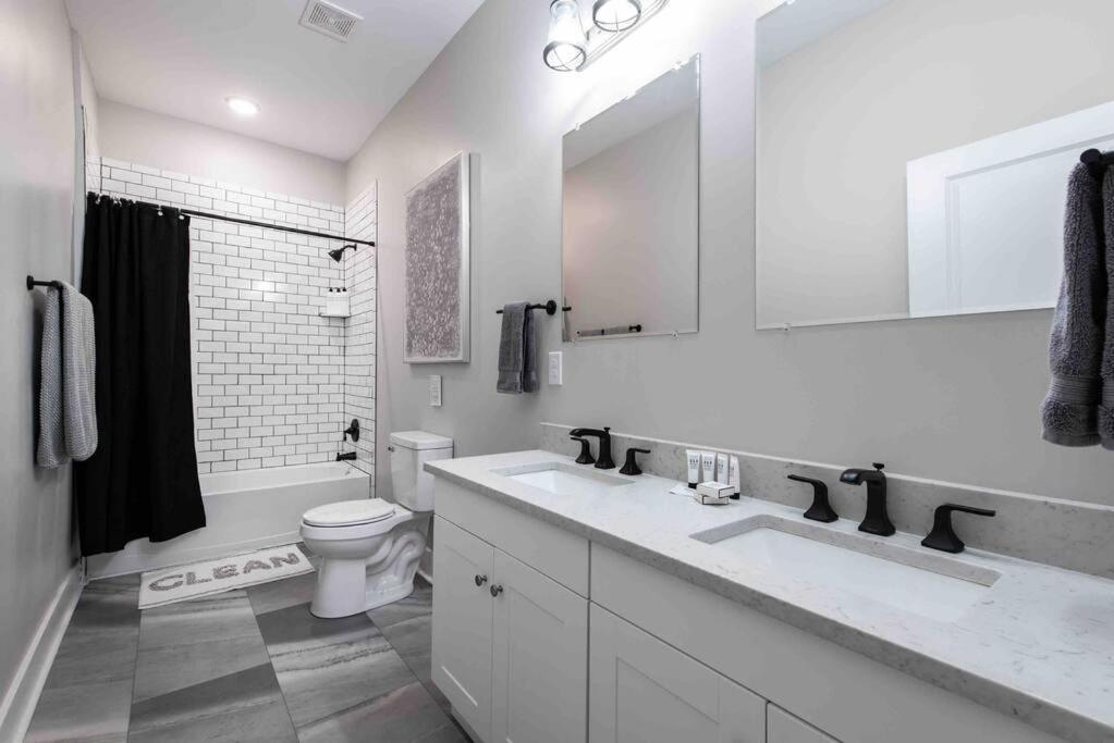 Newly Renovated 3 Bedroom Shelby Park Home **Free Parking** Louisville Buitenkant foto