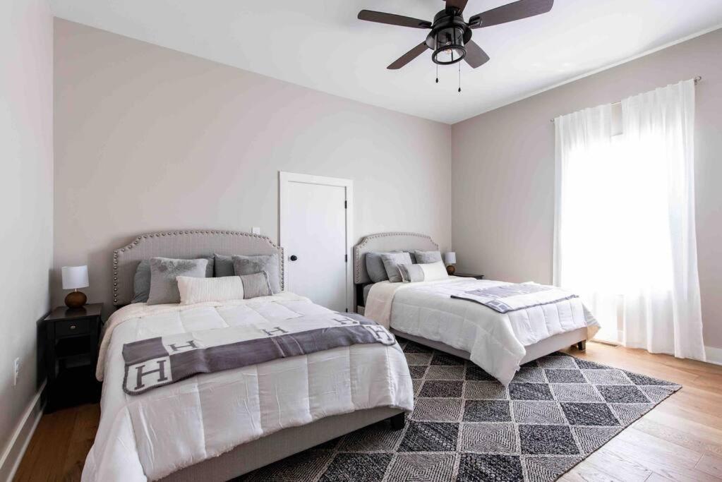 Newly Renovated 3 Bedroom Shelby Park Home **Free Parking** Louisville Buitenkant foto