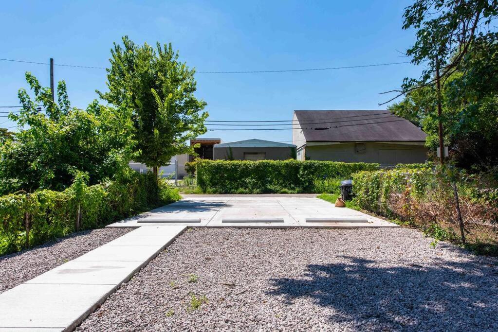 Newly Renovated 3 Bedroom Shelby Park Home **Free Parking** Louisville Buitenkant foto