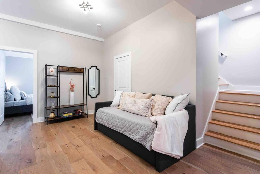 Newly Renovated 3 Bedroom Shelby Park Home **Free Parking** Louisville Buitenkant foto
