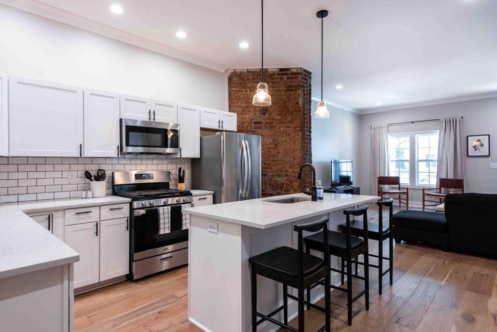 Newly Renovated 3 Bedroom Shelby Park Home **Free Parking** Louisville Buitenkant foto