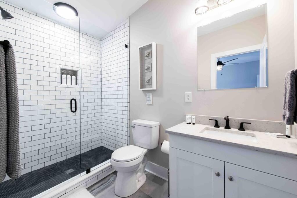 Newly Renovated 3 Bedroom Shelby Park Home **Free Parking** Louisville Buitenkant foto