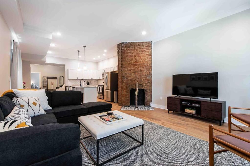 Newly Renovated 3 Bedroom Shelby Park Home **Free Parking** Louisville Buitenkant foto