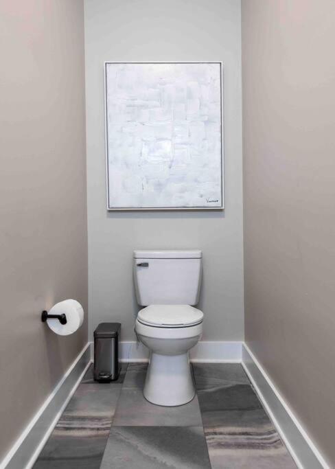 Newly Renovated 3 Bedroom Shelby Park Home **Free Parking** Louisville Buitenkant foto